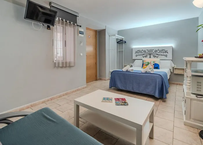 לינה וארוחת בוקר Calleja La Pimentera 3*